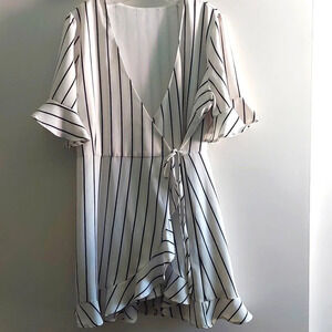 Women's summer longline strioed wrap Ruffle shorts romper white black 1X